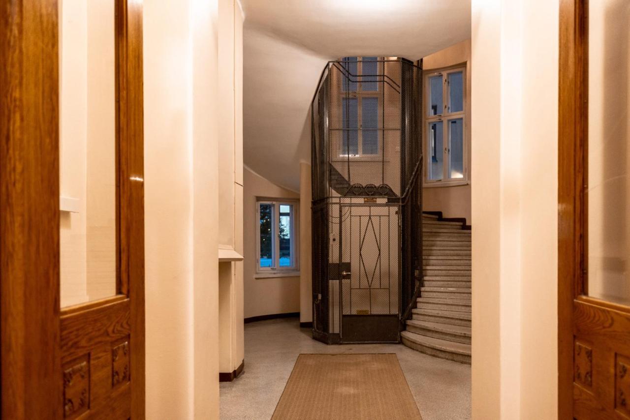 2Ndhomes Cozy & Compact Top Floor Studio In Erottaja Helsínquia Exterior foto